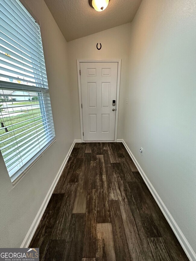 Building Photo - 25 Fox Path