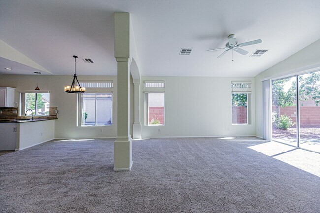 Building Photo - 1765 Baja Ln