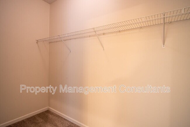 Building Photo - 216 Horseshoe Bend N
