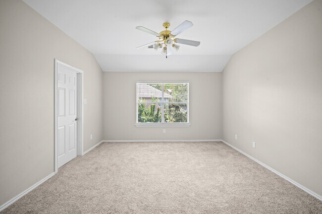 Building Photo - 11 Scenic Brook Ct