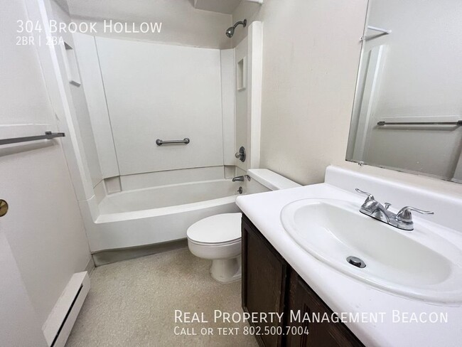 Building Photo - 304 Brook Hollow