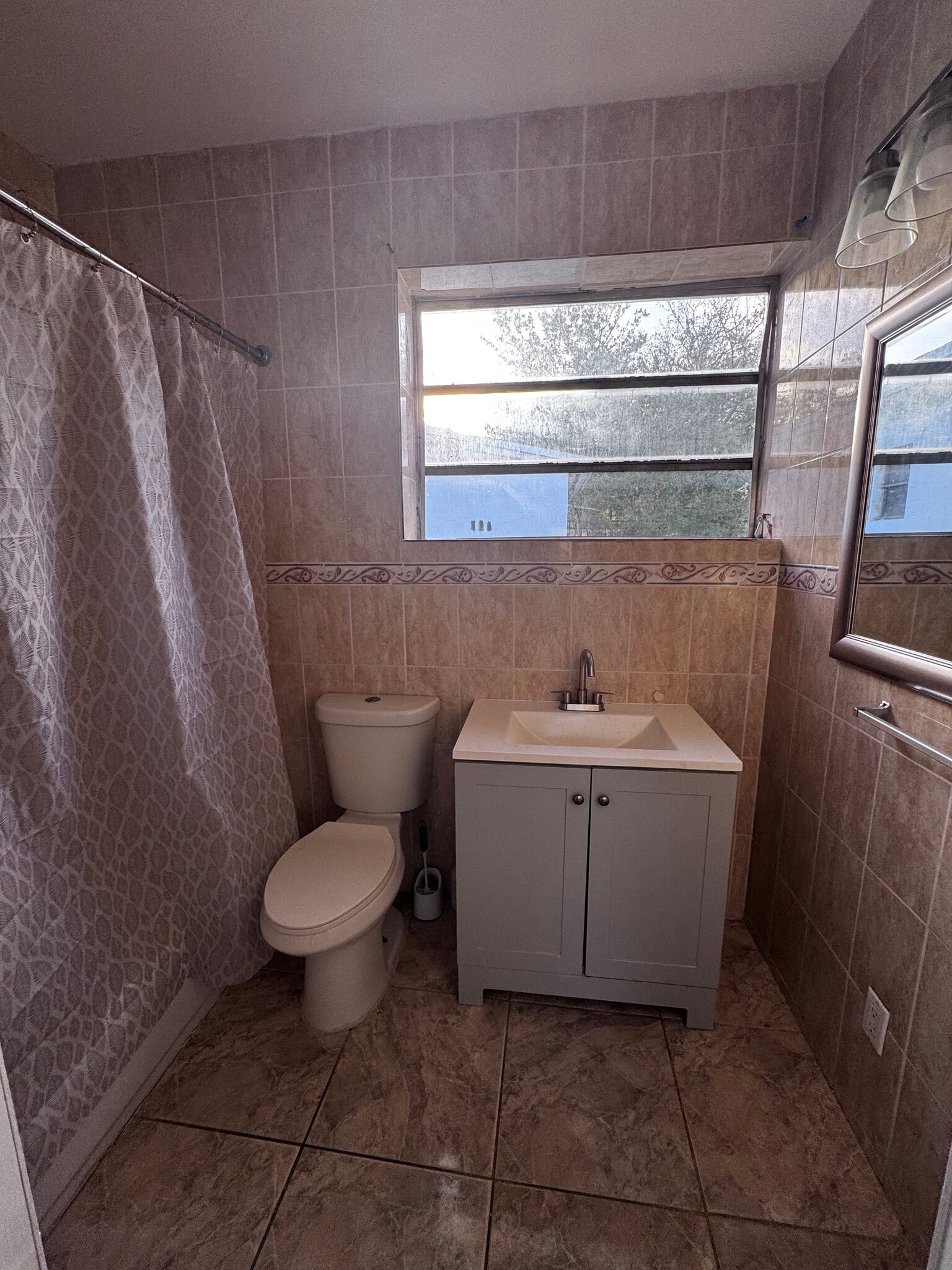 Building Photo - 841 NW 116th Ter