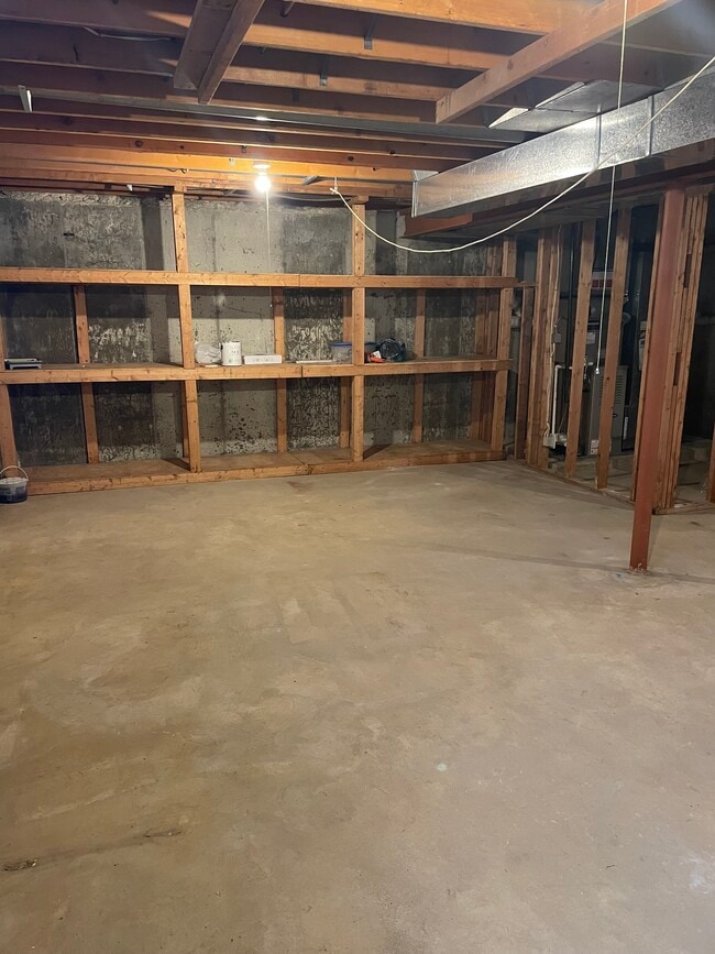 Building Photo - 30 Greensward Ln