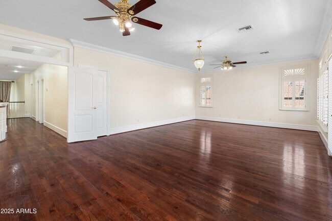 Building Photo - 5820 W Del Lago Cir