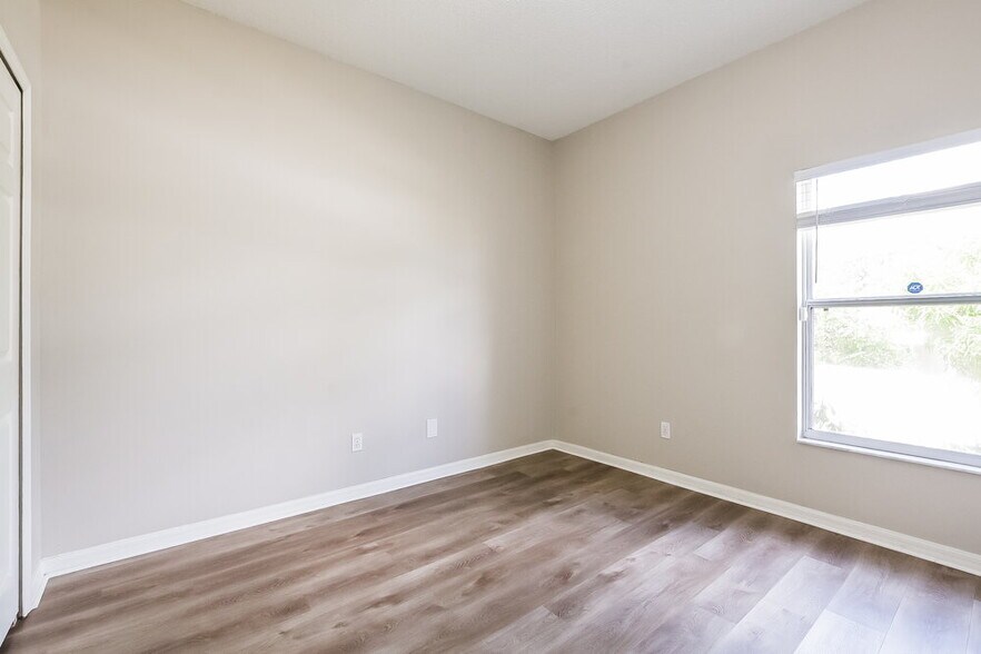 Building Photo - 1409 Center St