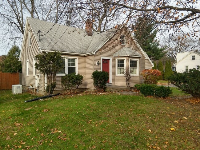 Building Photo - 387 Feura Bush Rd