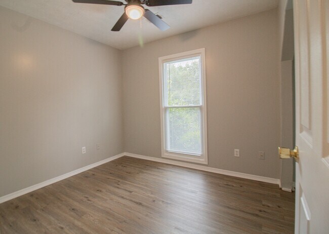 Building Photo - 5451 Minnie Lee Dr