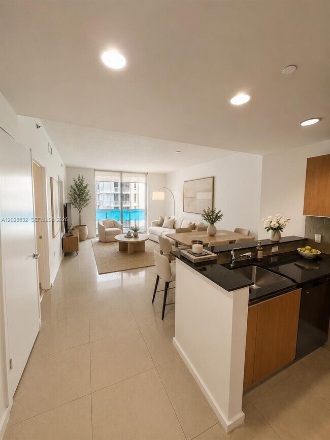 Building Photo - 1060 Brickell Ave
