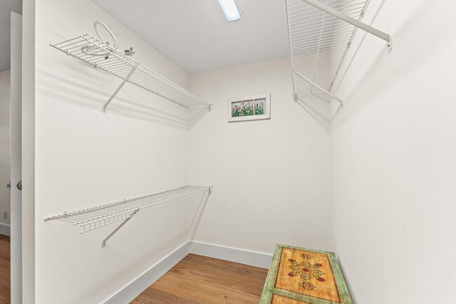 Building Photo - 2905 SW 22nd Ave