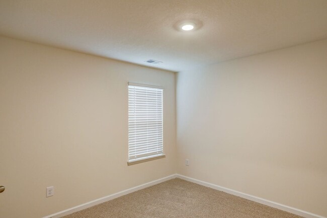 Building Photo - NEW CONSTRUCTION - 5 BDRMS, 3 BTHS, JOHNSON CITY