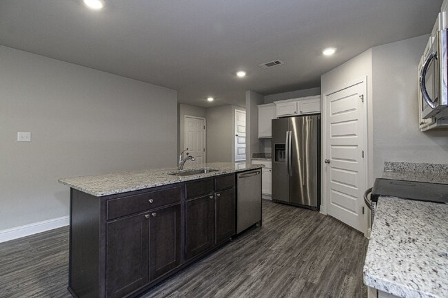 Building Photo - "Spacious 4 Bed, 2 Bath Home in Biloxi, MS - A Must-See Rental Property!"