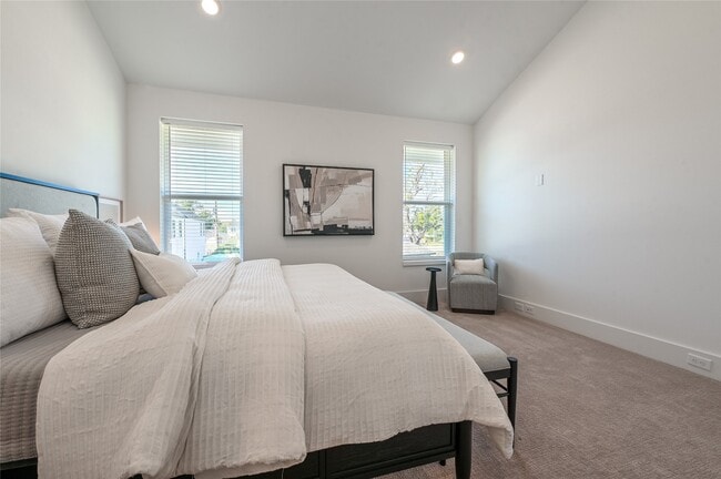 Building Photo - 7607 Victory Reserve St