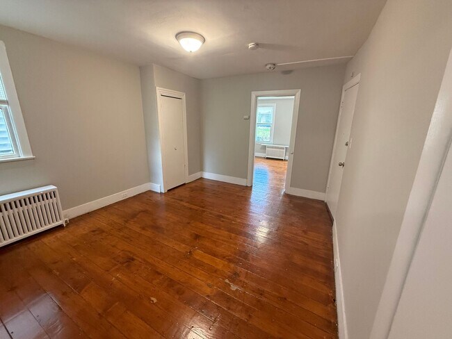 Building Photo - 1048 Northampton St