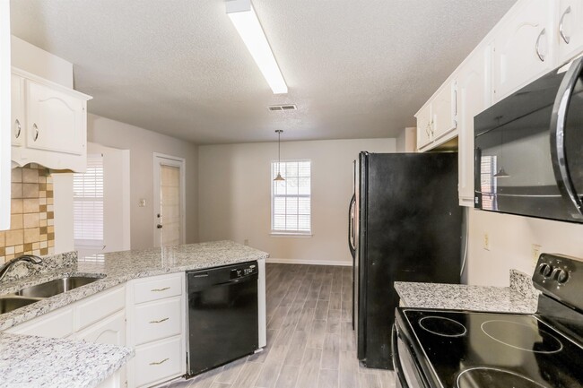 Building Photo - 4490 Cedar Ridge Ln