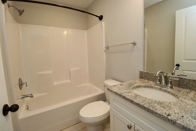 Building Photo - Fabulous 4 bedroom 2.5 Bath House ~ Minutes to Fort Jackson ~ Available June 2026!