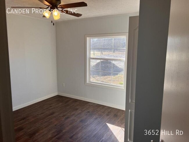 Building Photo - 3652 Hill Rd