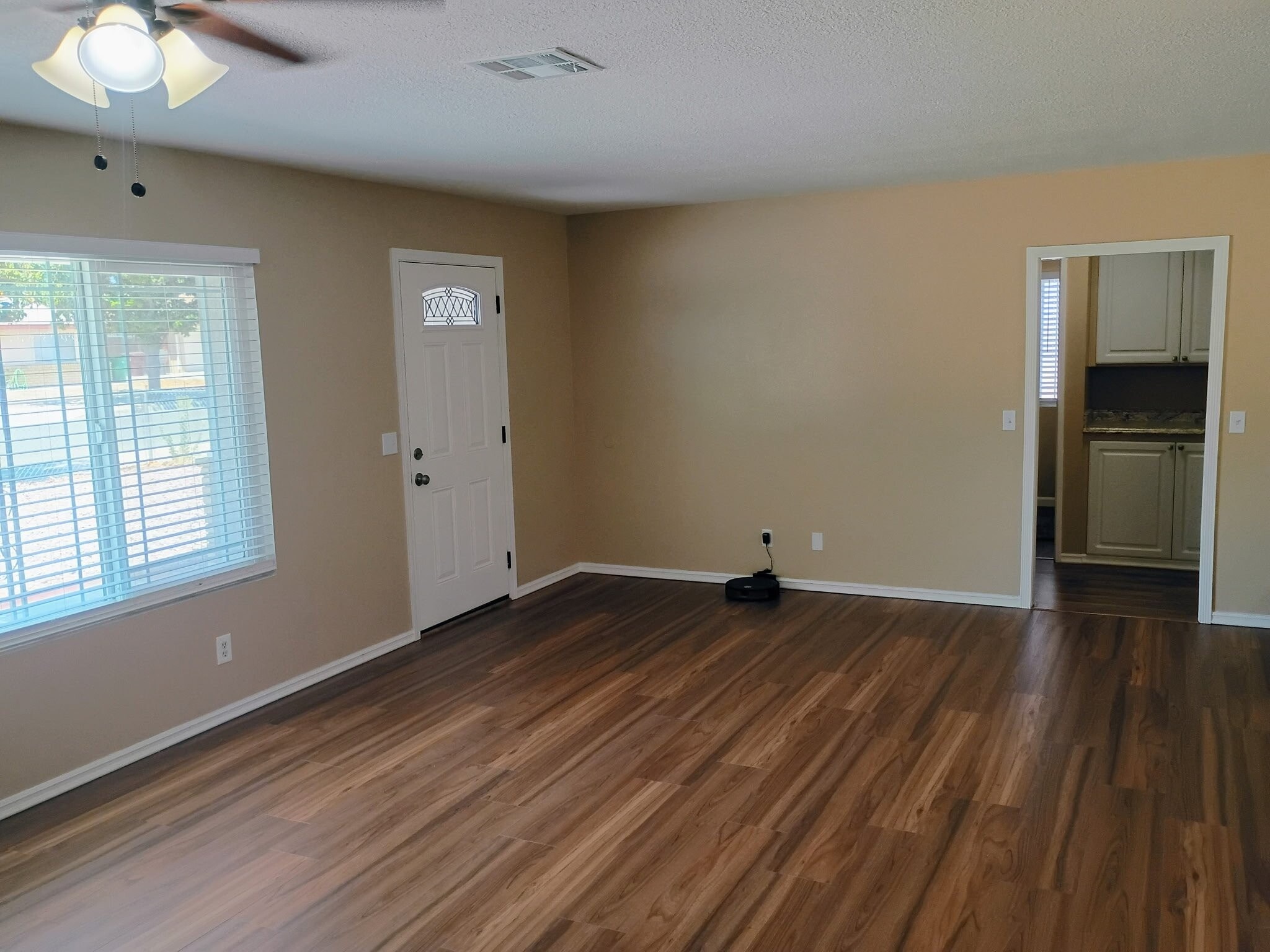 Building Photo - 41315 Sequoia Ln