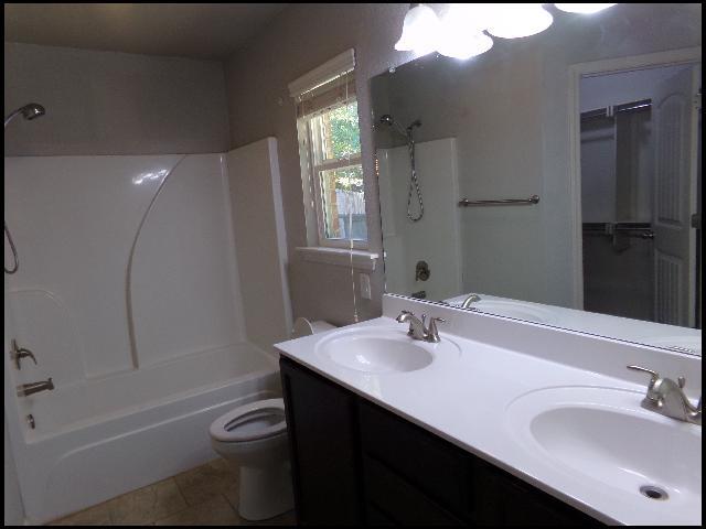 Building Photo - 5505 Bridgeport Ln