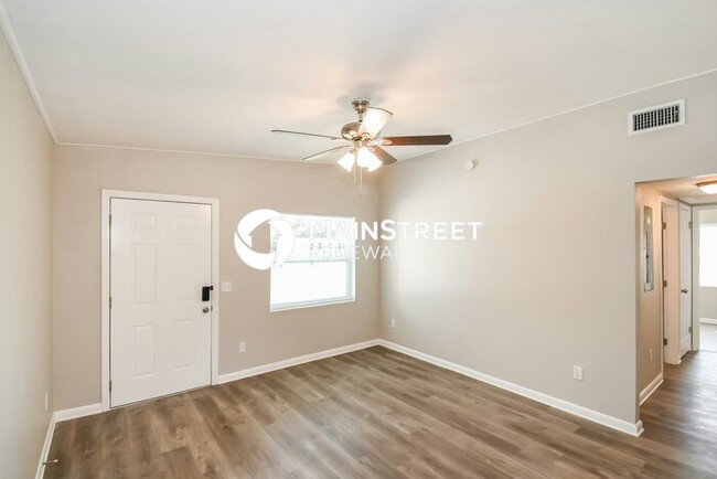 Building Photo - 10560 Citrus Ln