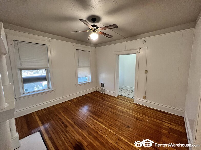 Building Photo - 4223 Red Bud Ave