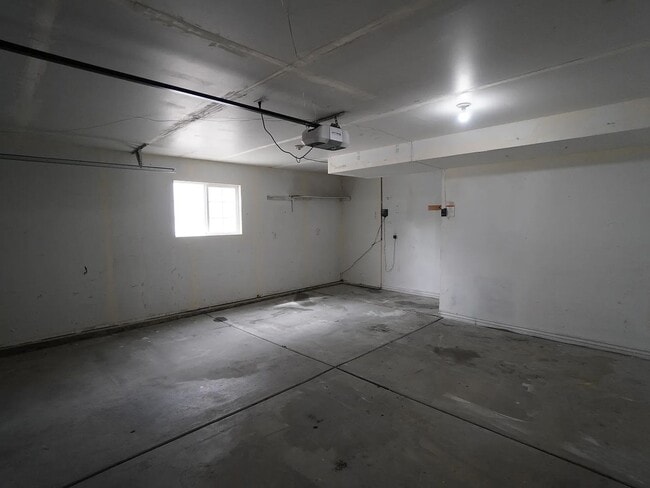 Building Photo - 3947 S 2600 W