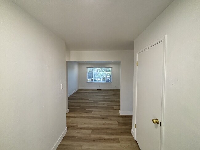 Building Photo - "Completely Remodeled and Charming 3-Bed Oasis with Pool & Fireplace in Pittsburg's Heart!"