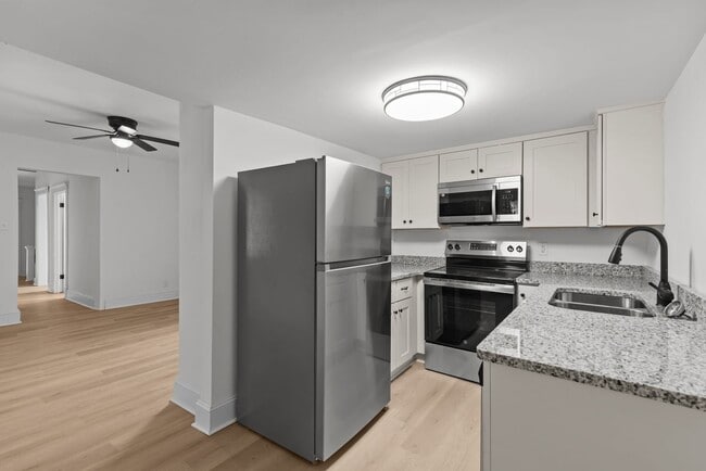 Building Photo - 255 Maryland Ave