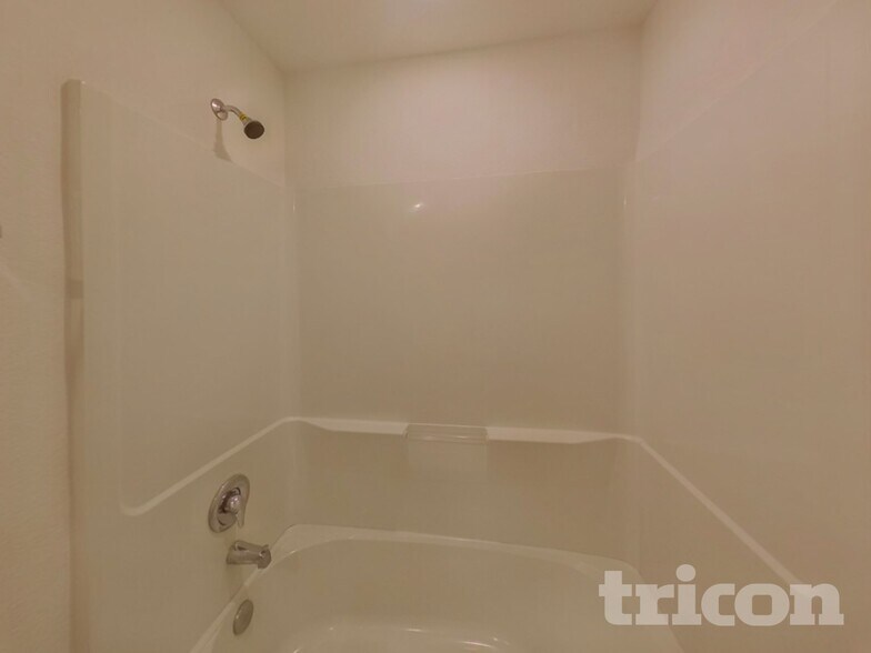 Building Photo - 17527 Grand Fir Ln