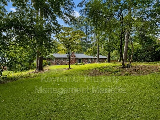 Building Photo - 725 McBurnette Rd N E