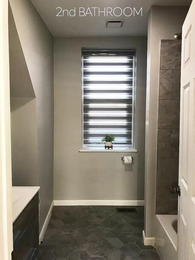 Building Photo - 4529 Arco Ave