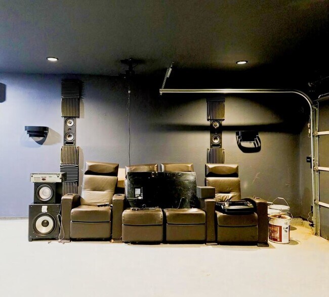 Building Photo - 7535 Stone Pine Ln