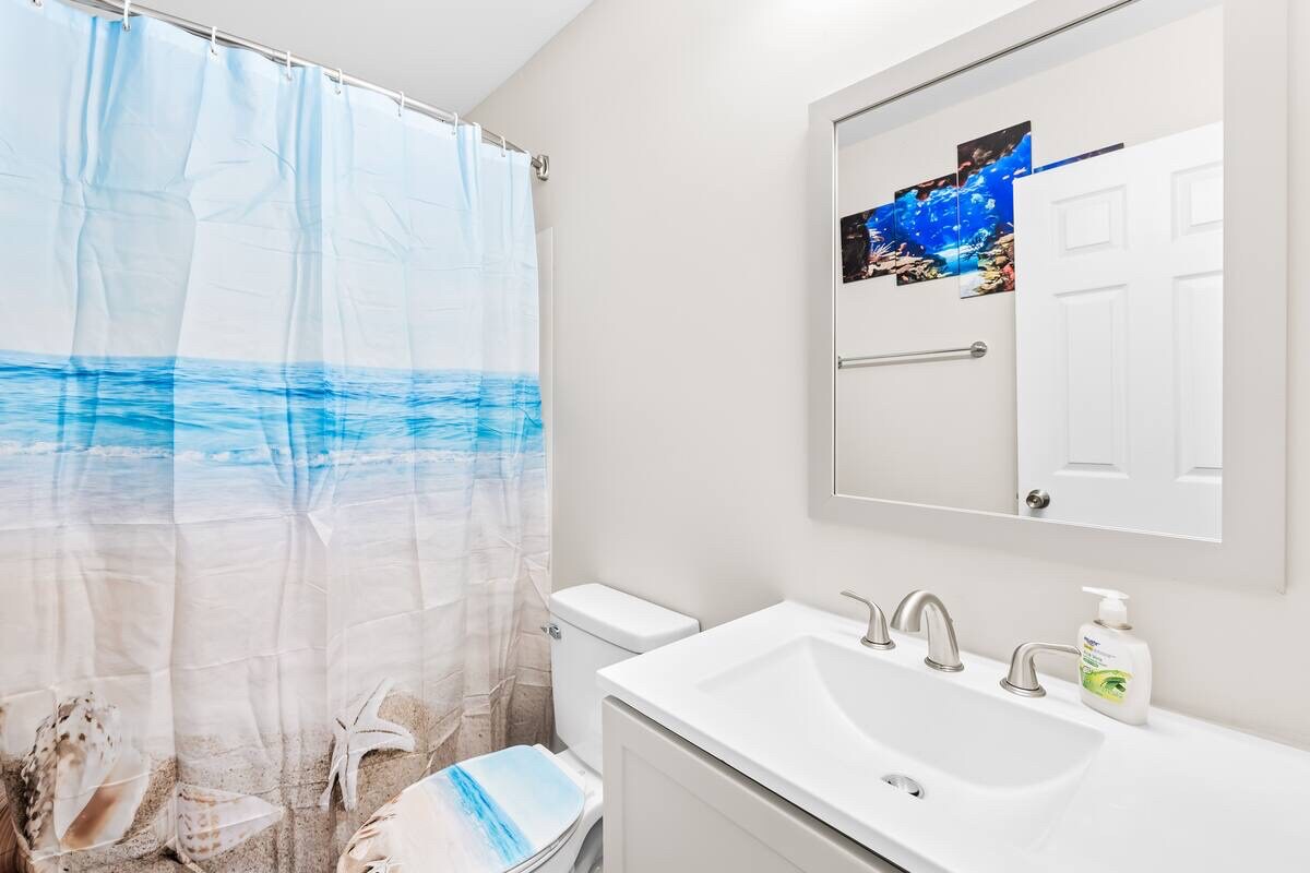 Building Photo - Room in Townhome on Kings Mountain St