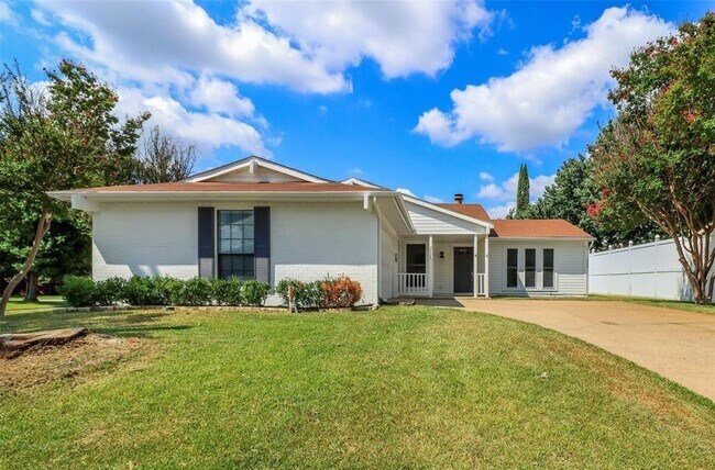 Building Photo - 2601 Knoll Trail