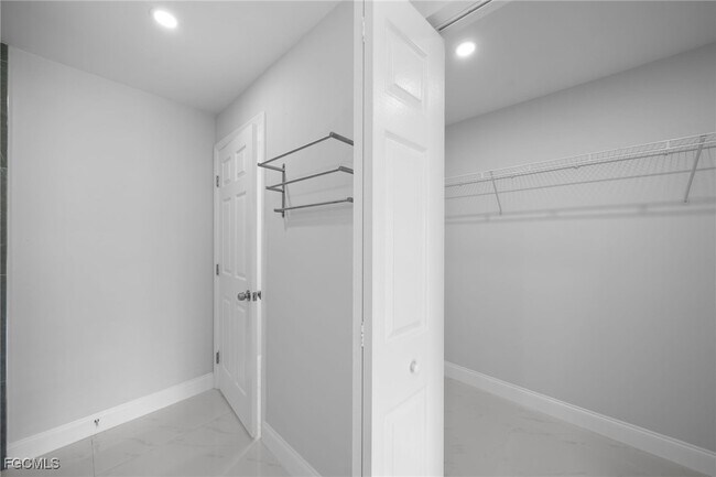 Building Photo - 1829 NW 7th Pl