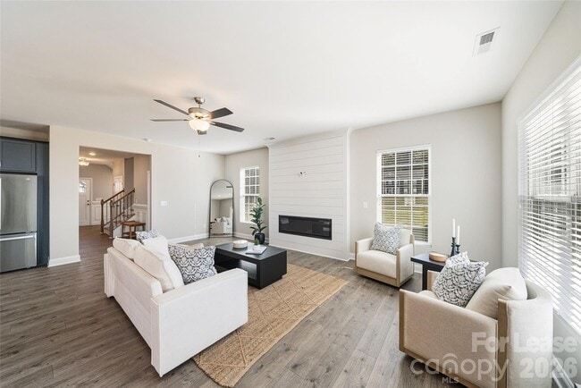 Building Photo - 11507 Vly Oaks Ln