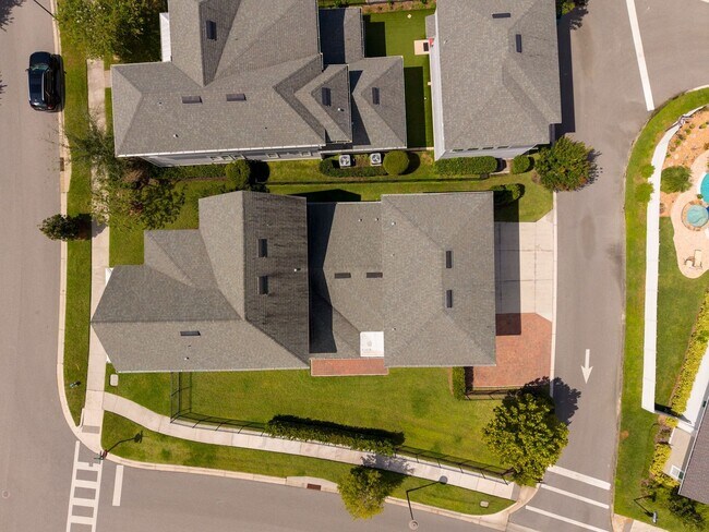Building Photo - 6665 Bridgman St
