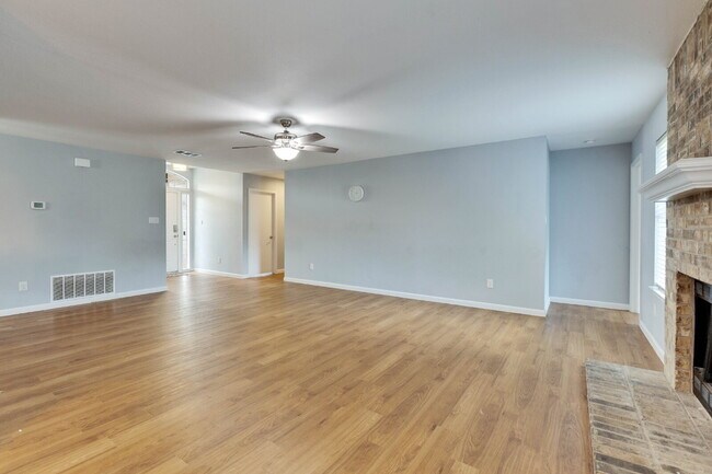 Building Photo - "Charming 3-Bedroom Cedar Park Home with 2...