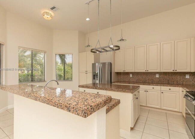 Building Photo - 7635 SW 193rd Ln