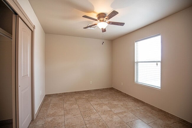 Building Photo - Cozy 3 Bed 2 Bath You've Been Looking For!