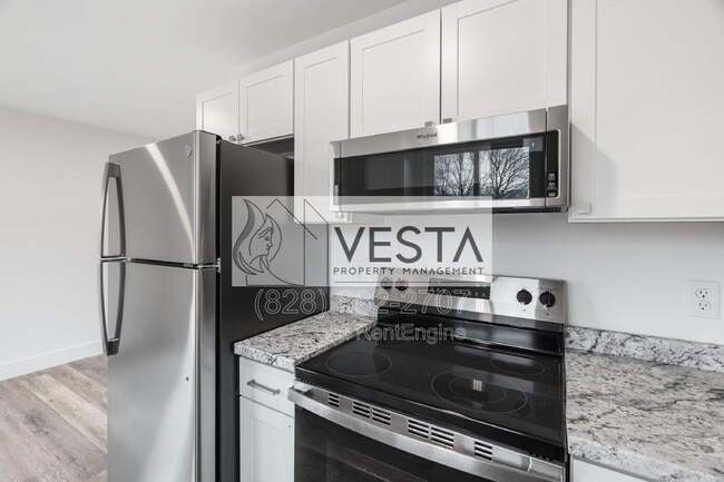 Building Photo - 61 Scates St