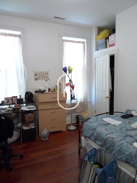 Building Photo - 1552 Tremont St