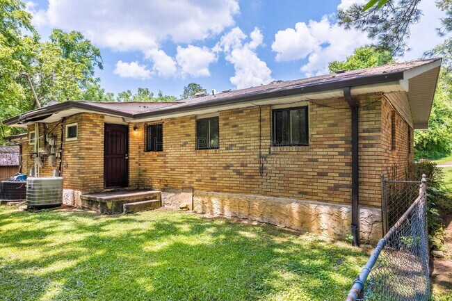 Building Photo - 7742 Holiday Hills Cir