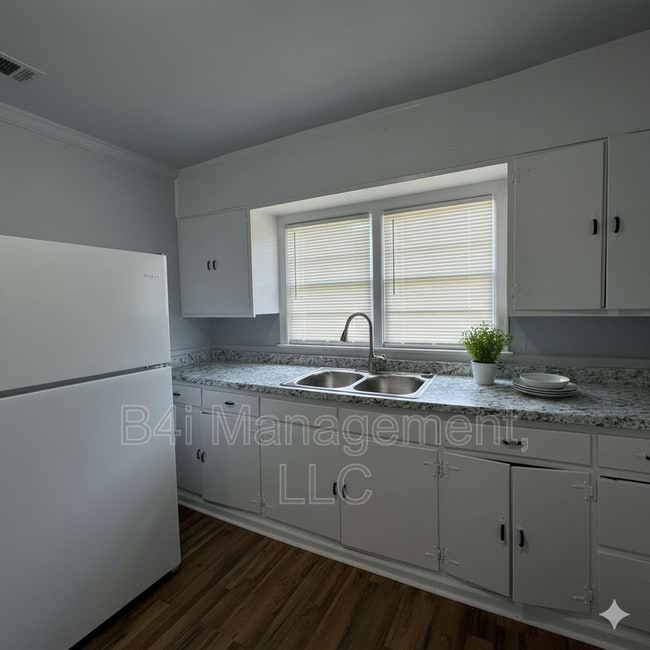 Building Photo - 817 Cartersville Hwy