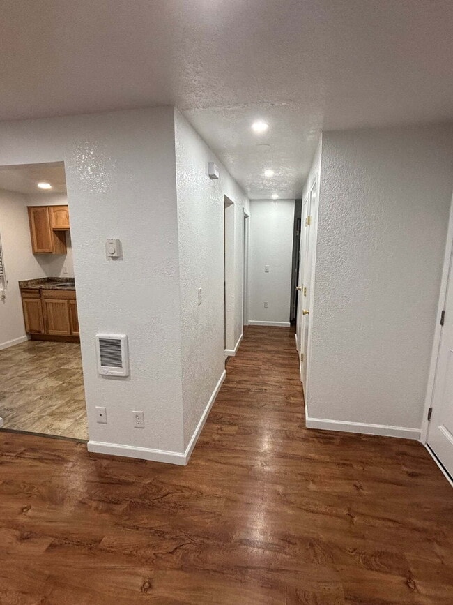 Building Photo - Updated 2-Bedroom Downstairs Apartment in Creswell – $200 Move-In Special!
