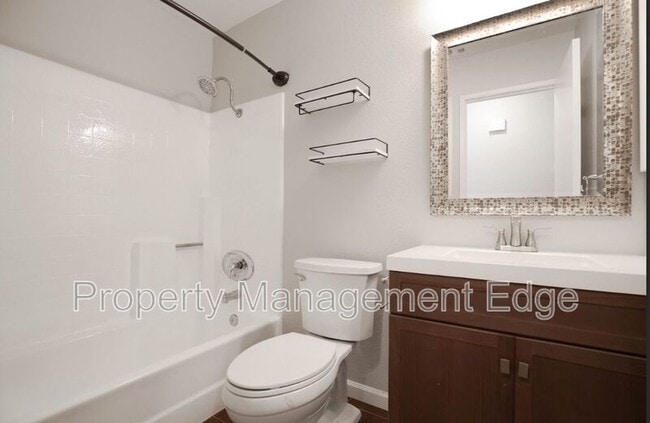 Building Photo - 254 Oleander Dr