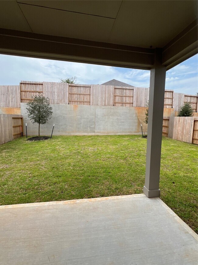 Building Photo - 6737 Chinapkin Oak Ln