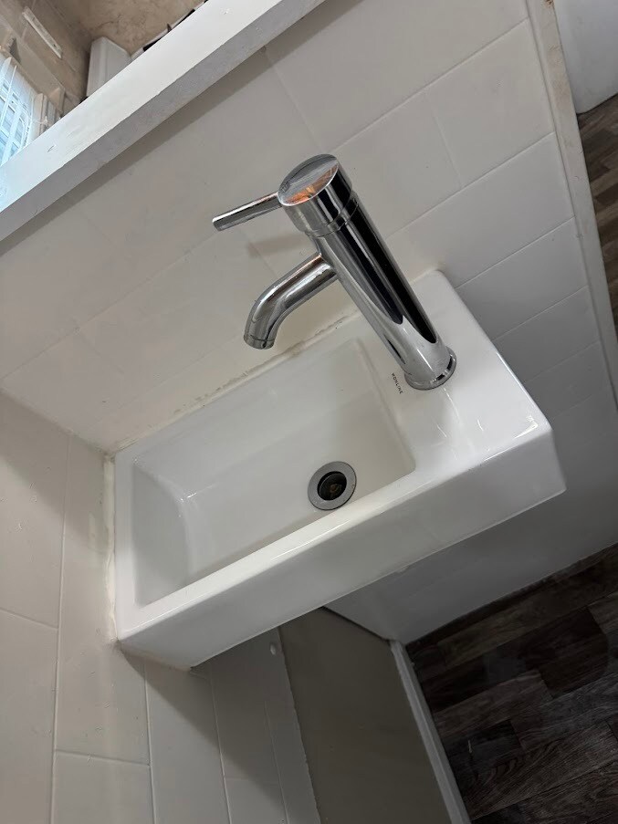 Sink - 529 McCourtie St