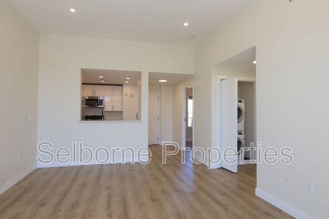 Building Photo - 1401 Jackson St