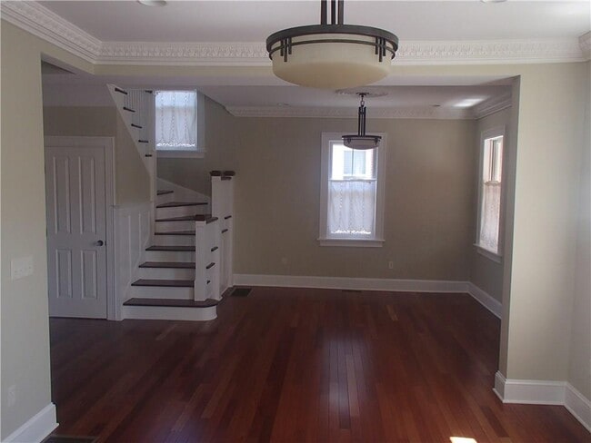 Building Photo - 490 Broadway