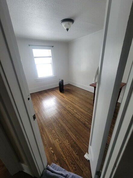 Building Photo - 800 Grand Ave